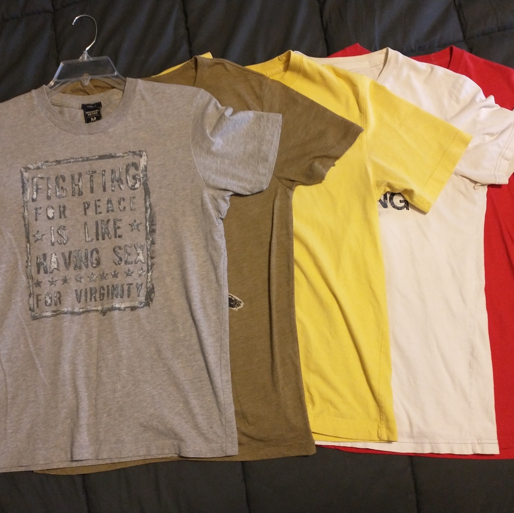 Lot of Men's Graphic Tshirts Abercrombie Lucky American Eagle, S/M  Funny Retro